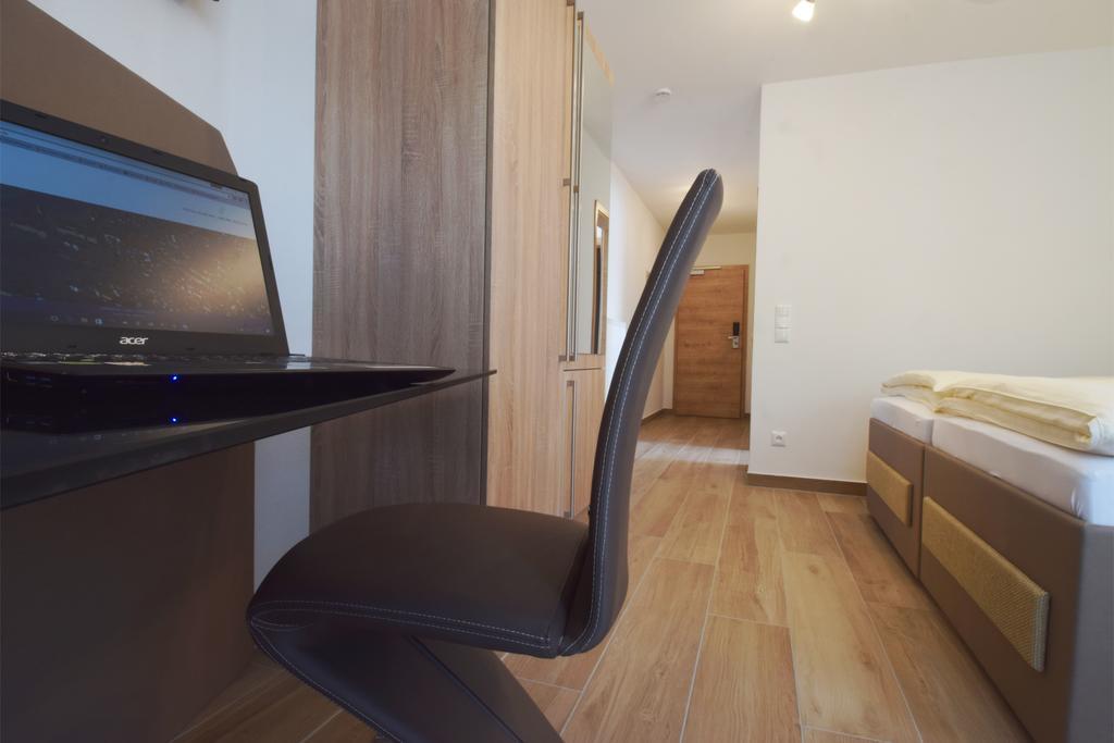 Aparthotel Donaustern アスバッハ・ボイメンハイム エクステリア 写真